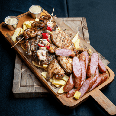 Platou mixt pui și porc