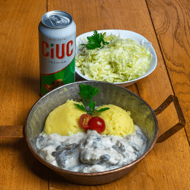 Pui cu ciuperci și smântână