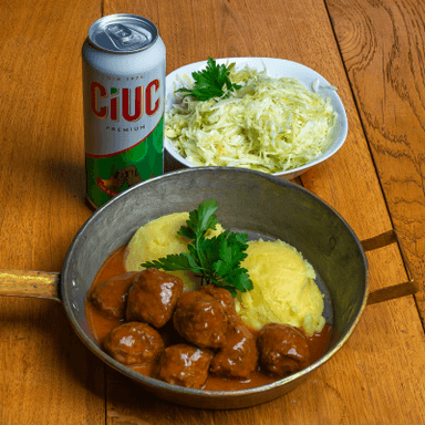 Chifteluțe marinate în sos roșu